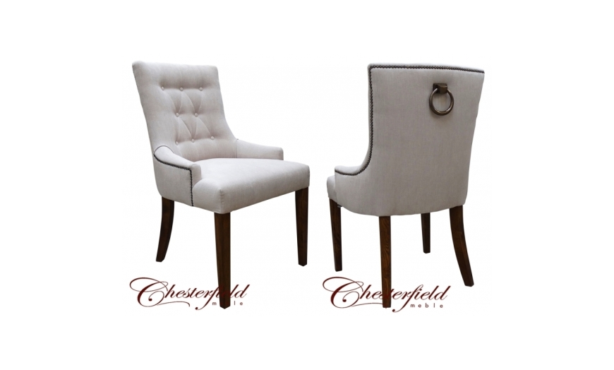 Krzesła tapicerowane do salonu: Co sprawia, że są one nie tylko estetyczne, ale również praktyczne?